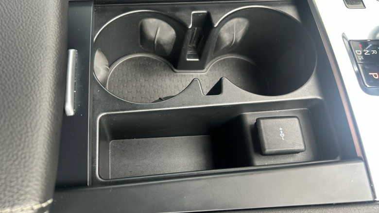 Jaguar F-Pace 2.0 D200 R-Dynamic SE 5dr Auto AWD Diesel Estate